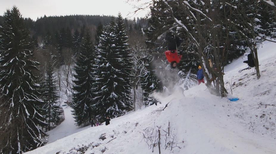 Borec na konec! Je nejlepší na světě. Čech skočil na koloběžce unikátní trik