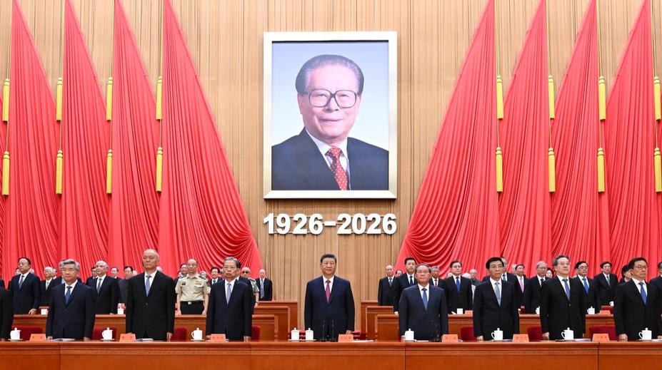 Čína oplakává mrtvého vůdce. Přitvrdíme, zní z Pekingu