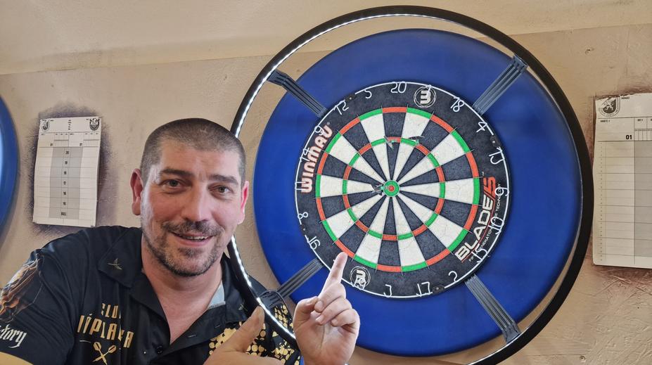 Křivka vypadl na European Tour v 1. kole. Překvapil netradičním zavíráním