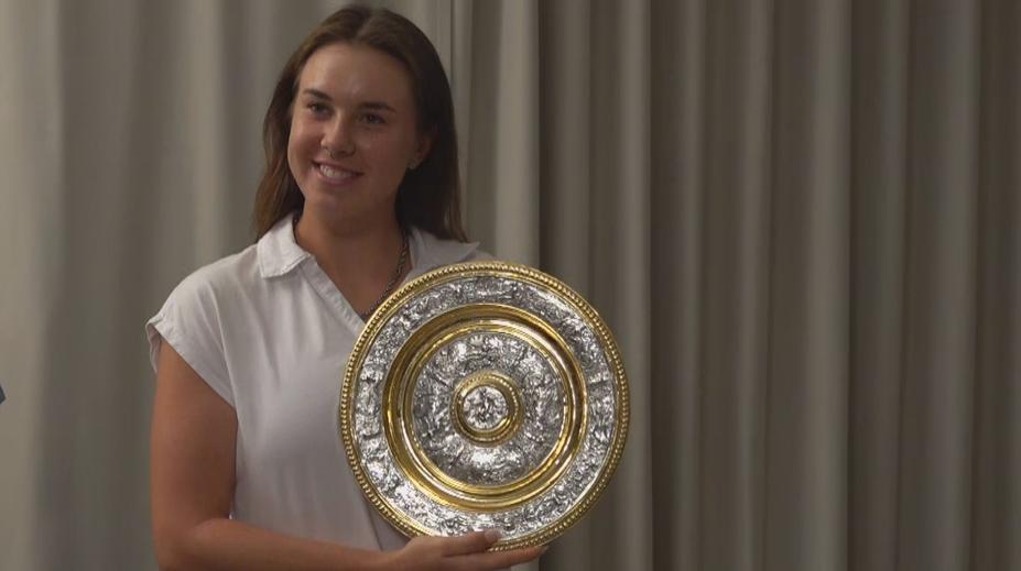 Návrat tenisové královny. Nosková po triumfu na Wimbledonu zamíří na svatbu