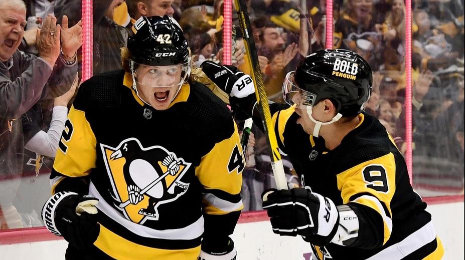 Kapanen skóroval ukázkovou ulejvkou, ohromil i baseballový Pittsburgh