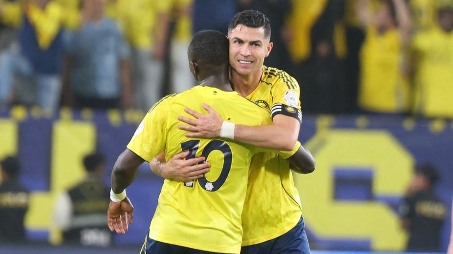 Ronaldo blízko titulu v Asii. Bývalá hvězda ale zuřila: Nadržují jim!