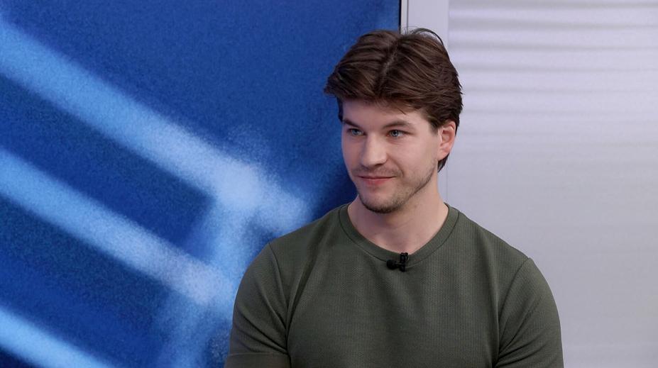 Dlouhé sezení ohrožuje zdraví. Fyzioterapeut poradil, jak se starat o tělo
