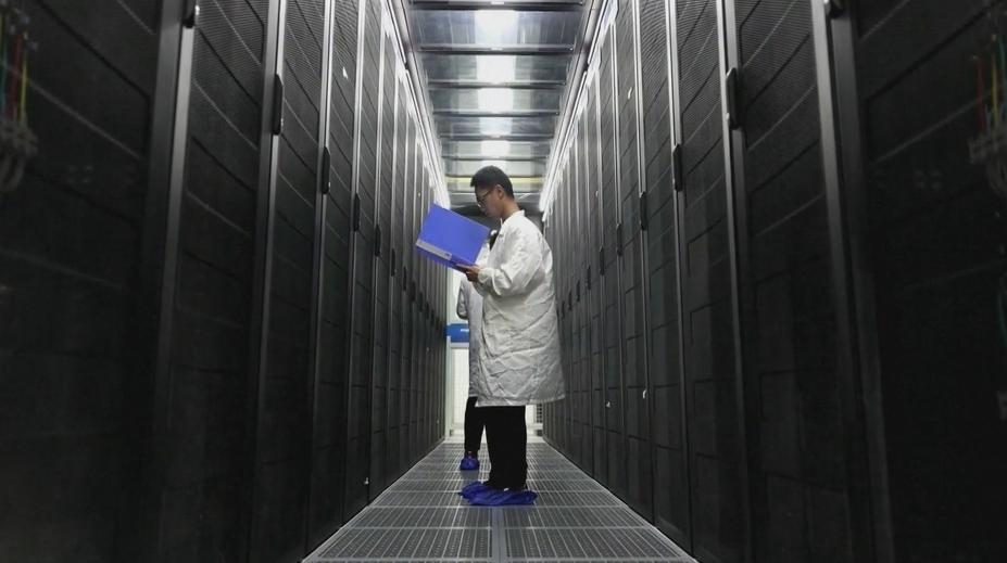 Nekontrolované používání AI ve firmách je hazard. Zaměstnanci riskují útok hackeřů