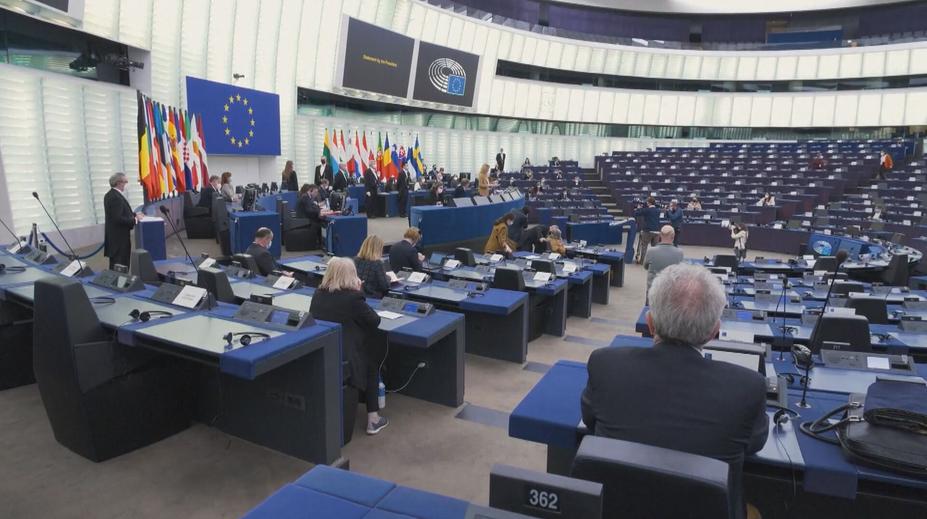 Konec zlatých pasů pro boháče v Evropě? Europarlament vyzval k jejich zákazu