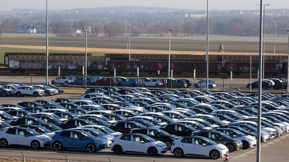 Zaniknou desítky tisíc míst. Zavřeme čtyři závody, navrhlo vedení Volkswagenu