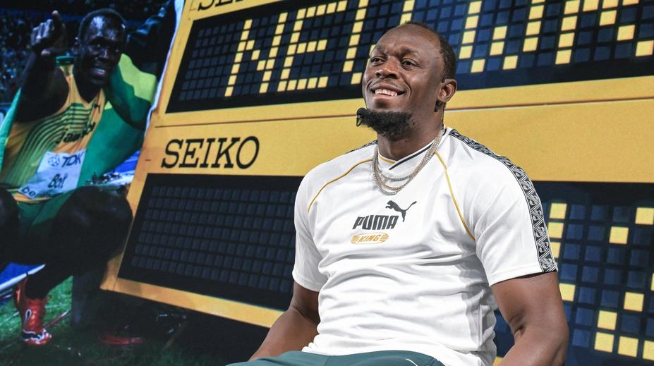 Světový rekordman se zasnoubil. Partnerka legendárního atleta se ale načekala