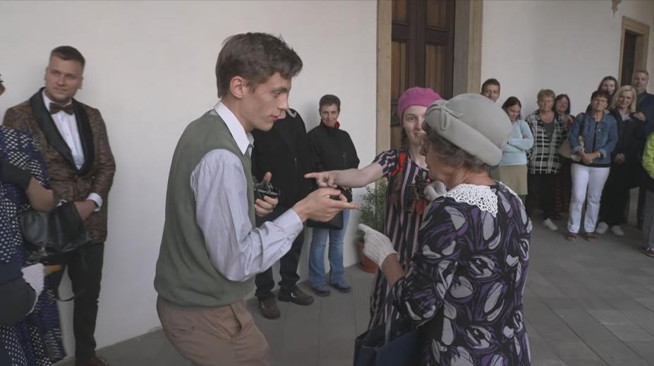 Hrady a zámky lákají na noční prohlídky. Součástí je i divadlo a hudba