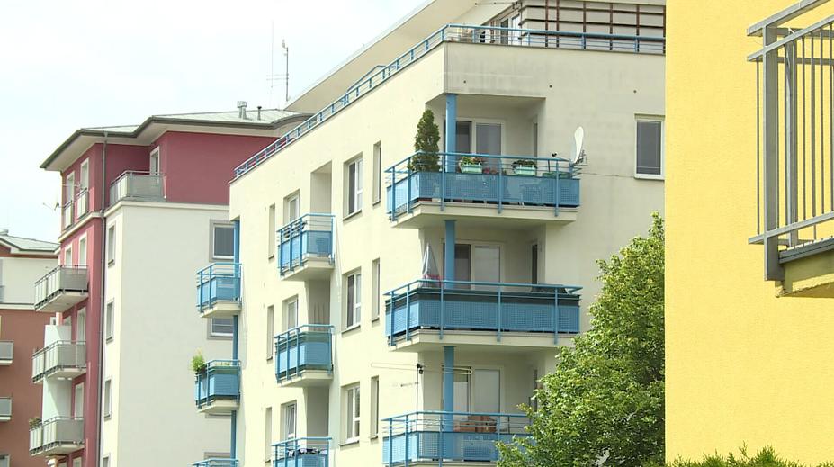 Lidé už nemusí chodit na katastr nemovitostí. Zápis je možné udělat on-line