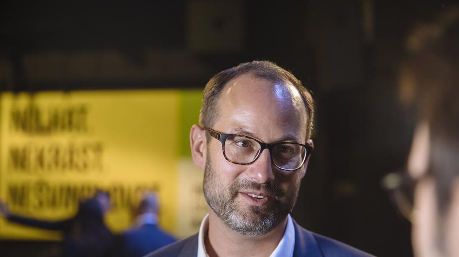 Farský se nemůže vzdát mandátu poslance. Možná se bude muset vrátit