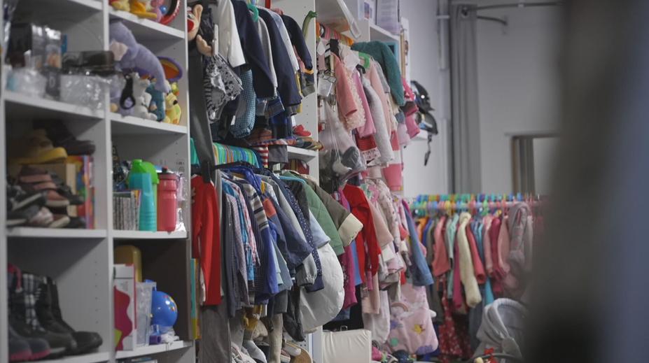 Lidem v nouzi pomáhají charitativní obchody. Najdete je po celém Česku