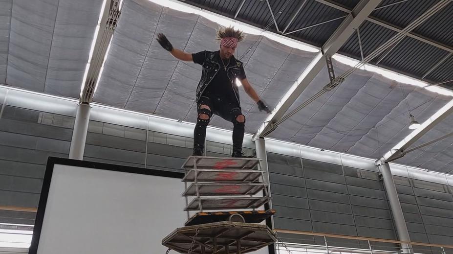 Cirkusový artista zvládl nebezpečný kousek a pokořil český rekord