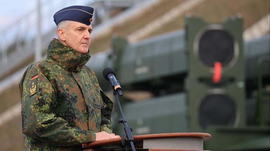 Německý generál hrozí Rusku. Odhalil konkrétní města, na něž by NATO zaútočilo