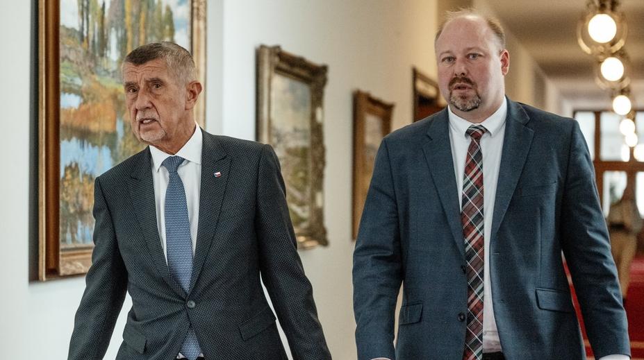Vláda znovu neuspěla u Ústavního soudu. Nevyslyšel její stížnost