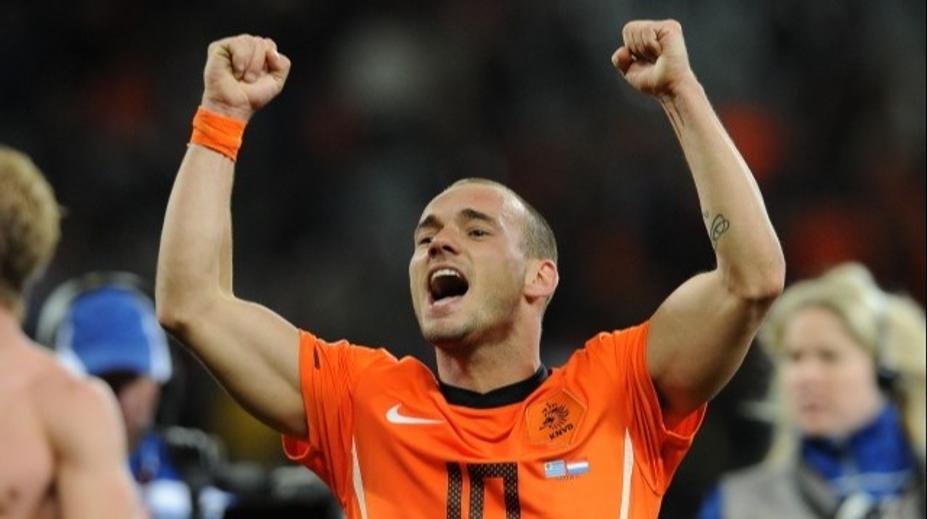 Legendární Sneijder se po sedmi letech vrátil k fotbalu. Zlákala ho rodina