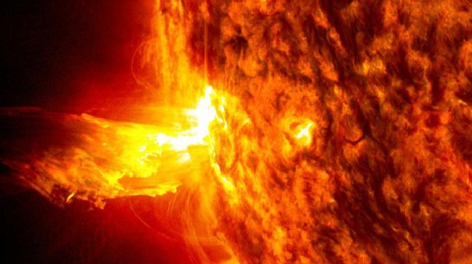 Zemi hrozí solární superbouře. Máme tři indicie, varuje americký úřad