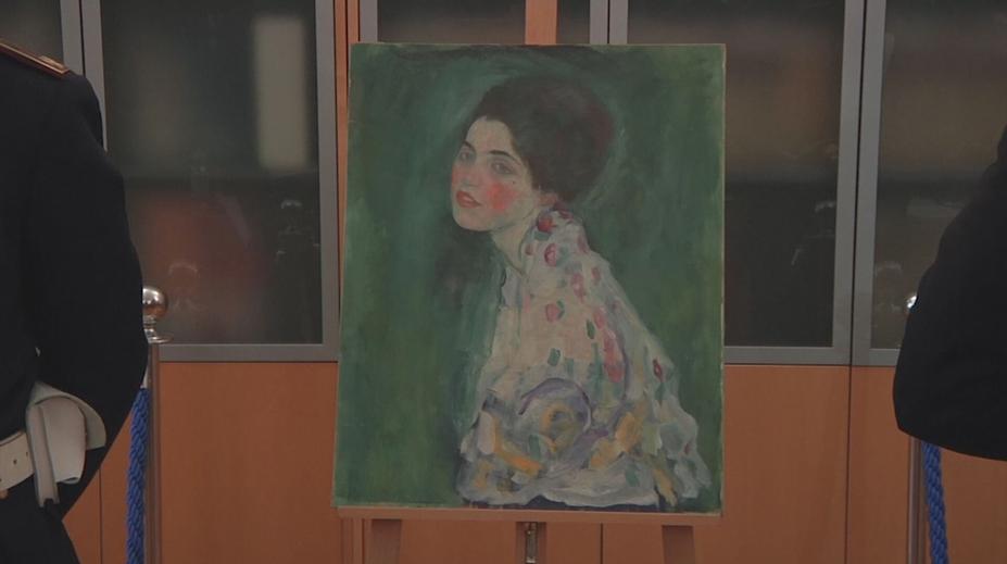 Ukradený obraz byl ukryt ve stěně galerie 23 let! Znalci potvrdili pravost