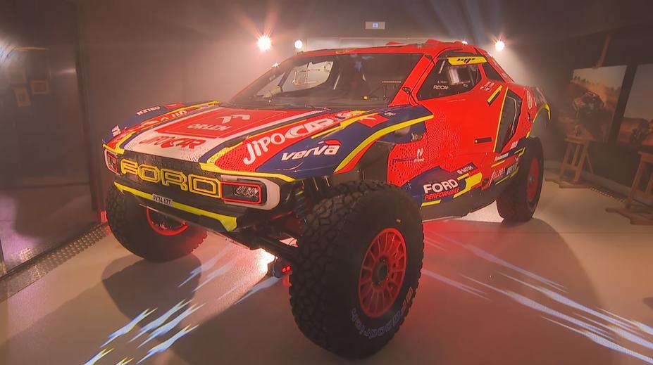 Rallyový jezdec Prokop ukázal auto pro Dakar. Zaskočil jej motor, pochvaloval si výkon