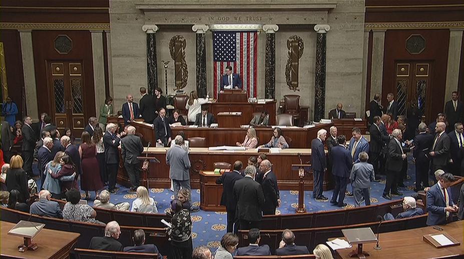 Tvrdý úder proti Rusku. Sněmovna reprezentantů USA schválila nové sankce
