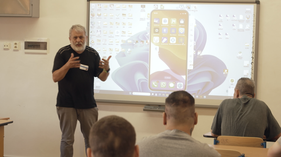 Vězni zasedli do školních lavic. O kurzy digitální gramotnosti mají velký zájem