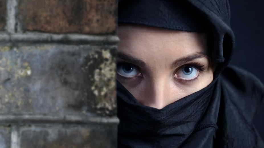 Zaměstnavatelé mohou muslimkám zakázat šátky, rozhodl evropský soud