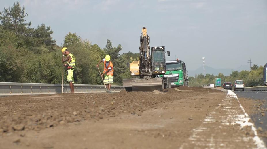 Dálnice D8 bude chytřejší a bezpečnější. Silničáři instalují nové technologie