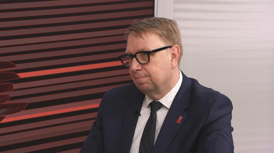 V koalici zuří spor o švarcsystém. Přeroste v krizi? Ptejte se politologa