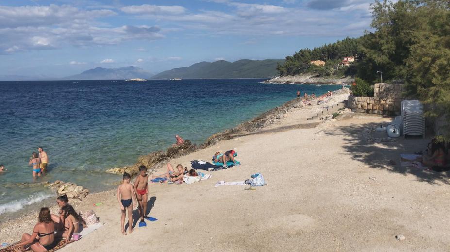 Moře u Dubrovníku znečistily výkaly. Místem se šíří nesnesitelný zápach