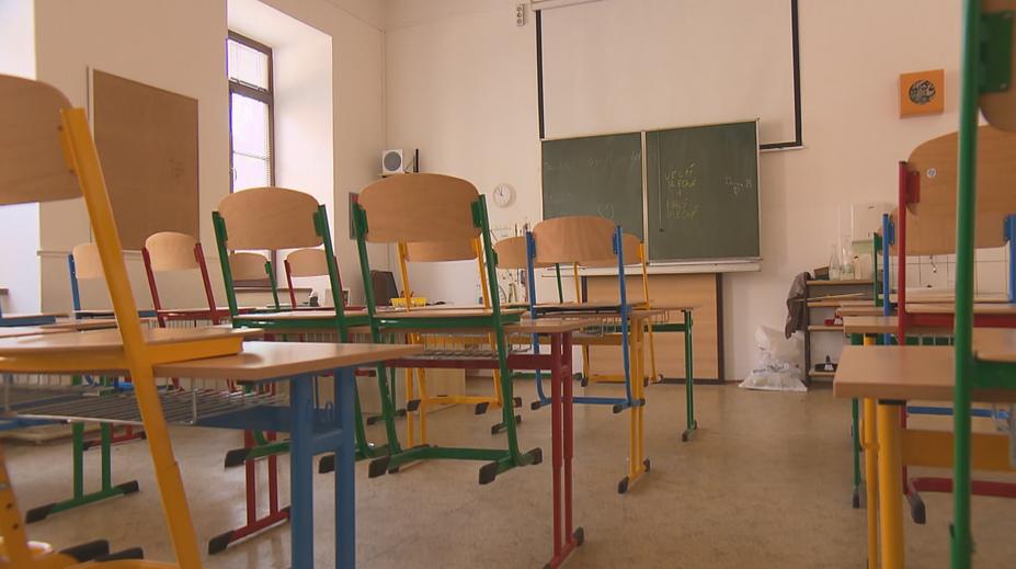 Měly by se zkrátit letní prázdniny? Odpoví viceprezident asociace ředitelů