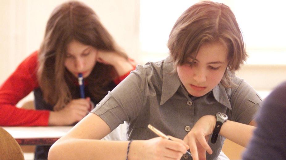 Čeští žáci se zlepšili v matematice i ve čtení! Jak si vedli oproti světu?