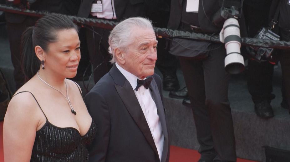 Zlatou palmu získal v Cannes Robert De Niro. V projevu se pustil do Trumpa
