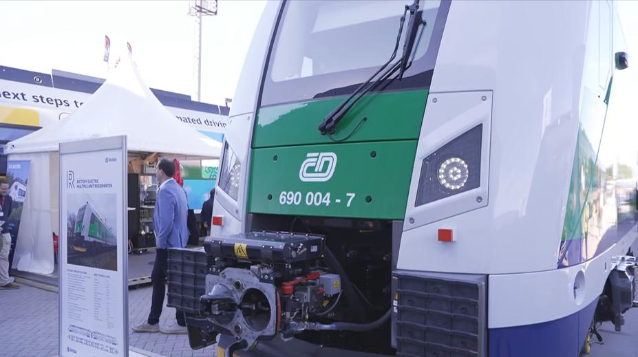 Berlín hostí obří veletrh železniční dopravy. Lákadlem je 113 vozidel na kolejích