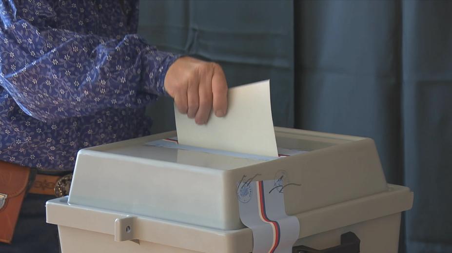 Kandidátky jsou uzavřeny. Stranické značky ve volbách už netáhnou, hodnotí politolog