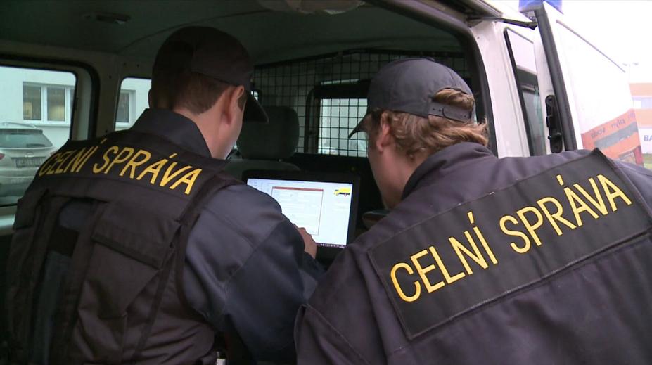 Celníci zasahovali ve firmě ve Varnsdorfu. Město se bojí, že lidé přijdou o práci