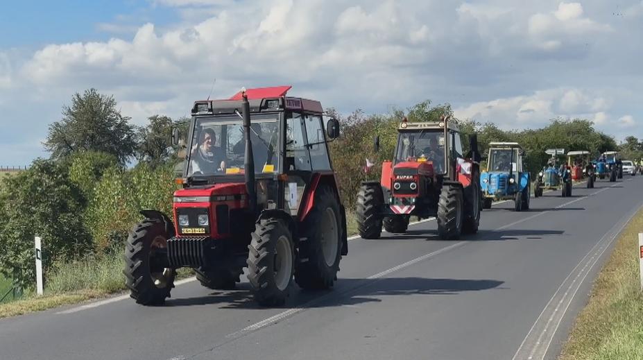 Nablýskané traktory zaplnily Sušany. Návštěvníci obdivovali těžké stroje