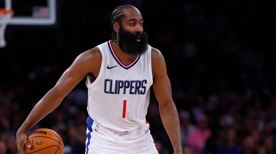 Hvězda NBA baví. Nepřesnou přihrávkou oslovila komentátora