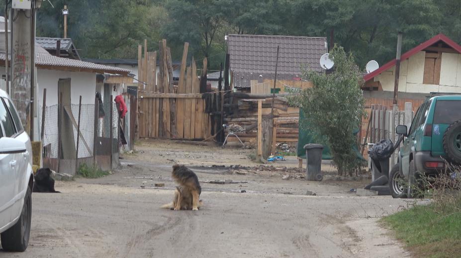 Válka romských klanů! Létající kameny, zápalné lahve i střelba!