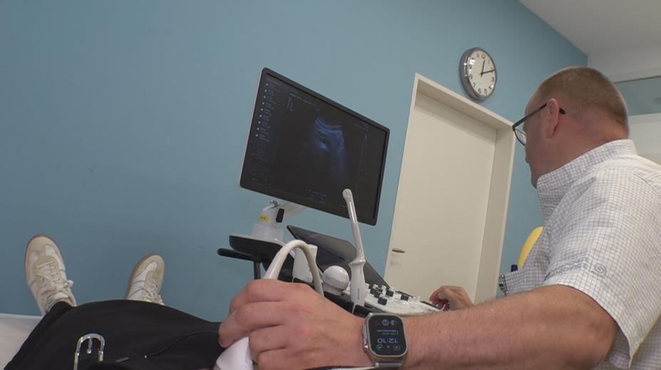 O inkontinenci lidé mlčí. Moderní léčba přitom umí výrazně pomoci