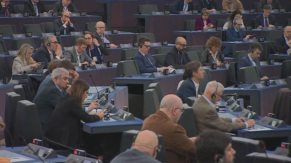 Evropským parlamentem hýbe skandál. Několik europoslanců odposlouchávali