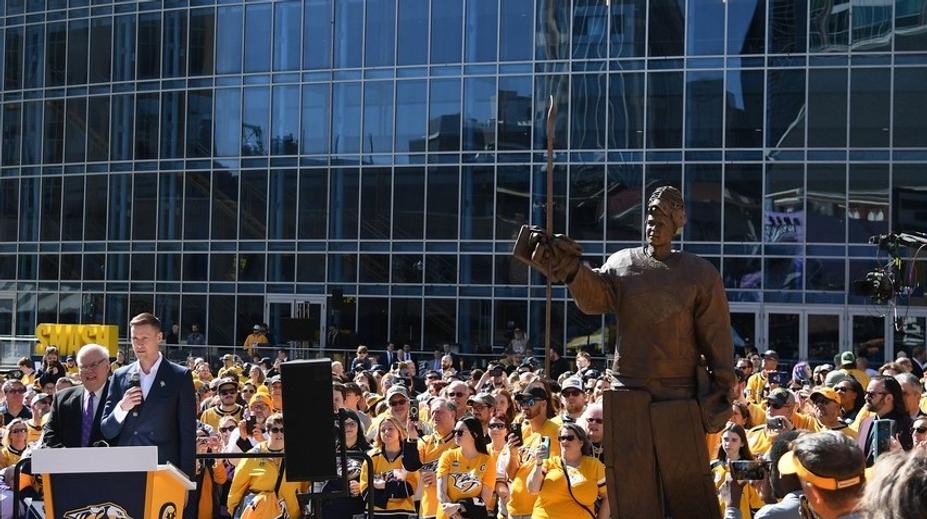Velká pocta! Predators odhalili sochu pro největší legendu klubu