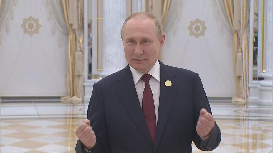 Putinovi otéká tvář a roste břicho. Odborníci vysvětlili, co to znamená