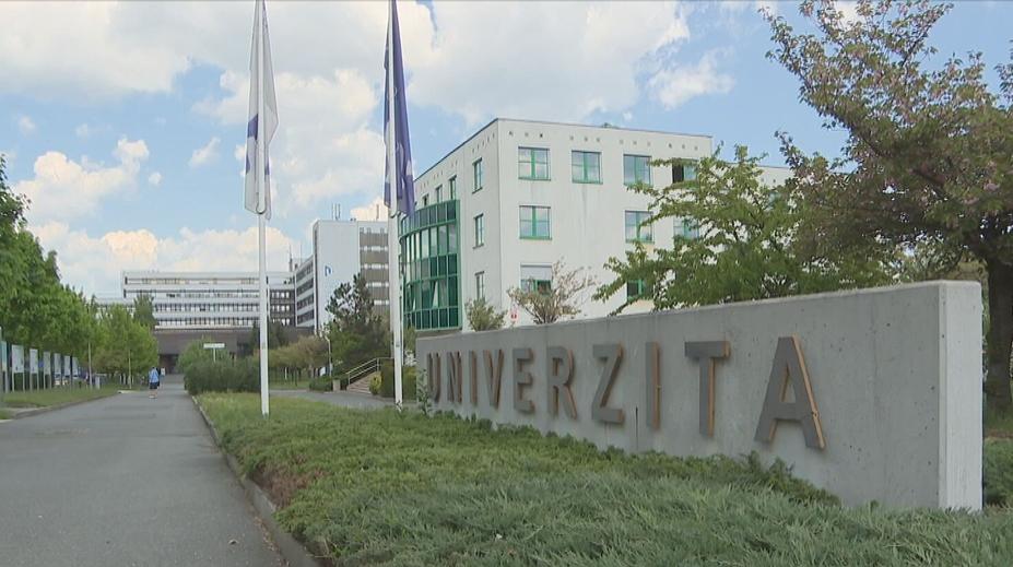Nového děkana Západočeské univerzity viní z plagiátorství. Případ už řeší vedení školy