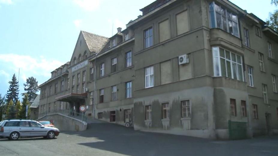 Nemocnice v Rumburku zkrachovala! O péči mohou přijít desítky tisíc lidí