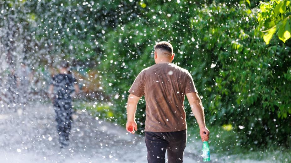 Česko čeká další extrémní den. Meteorologové určili, kde bude pršet