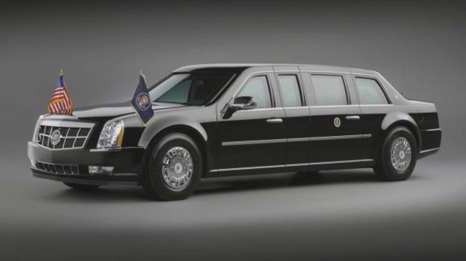 Trump vyzkoušel Bestii: Pancéřované auto má i zbraně!