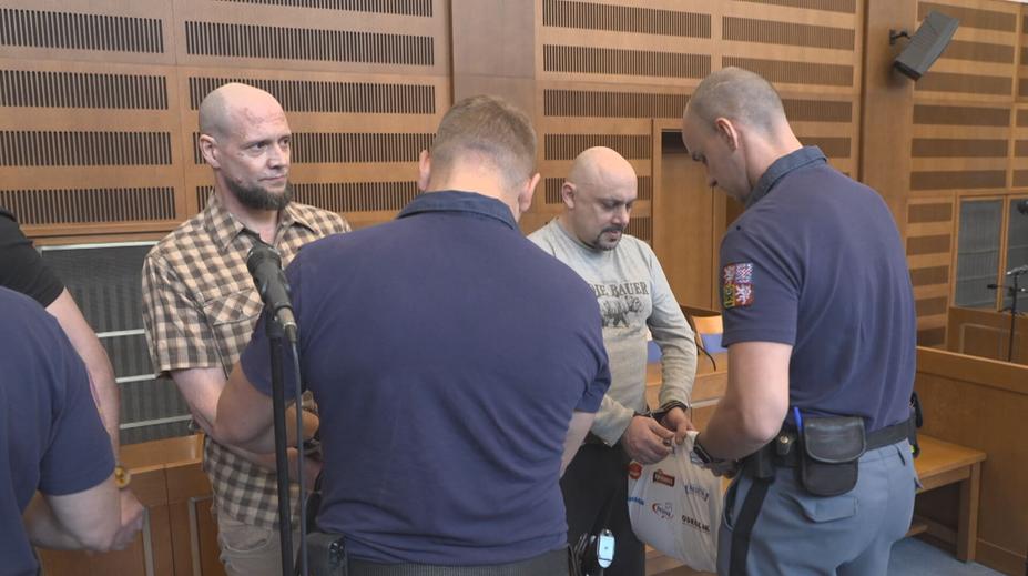 Falešní bankéři z Oděsy stanuli před soudem. Ukrást měli přes 100 milionů korun