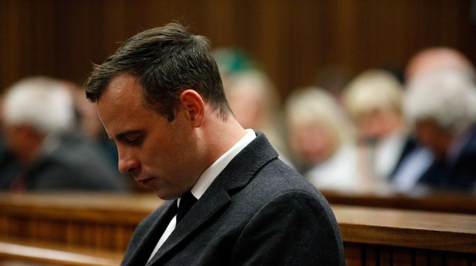 Oscar Pistorius byl po vraždě své přítelkyně podmínečně propuštěn z vězení