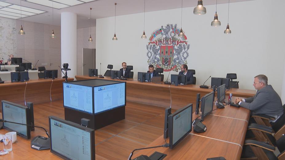 Zásah na pražském magistrátu: Zastupitelé chtějí prověřit postup města