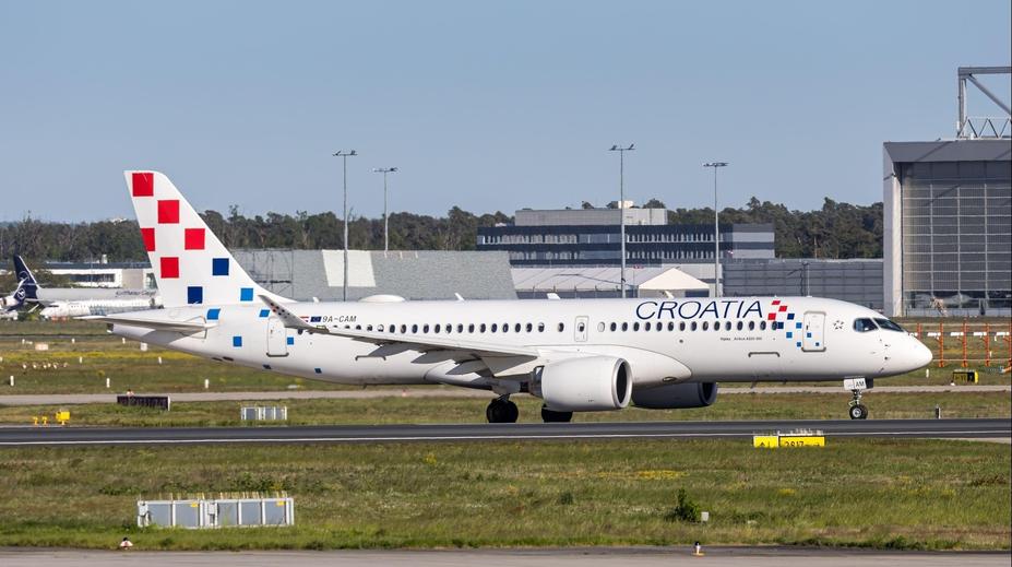 Dramatické momenty při vzletu Airbusu. Letadlo skončilo mimo ranvej