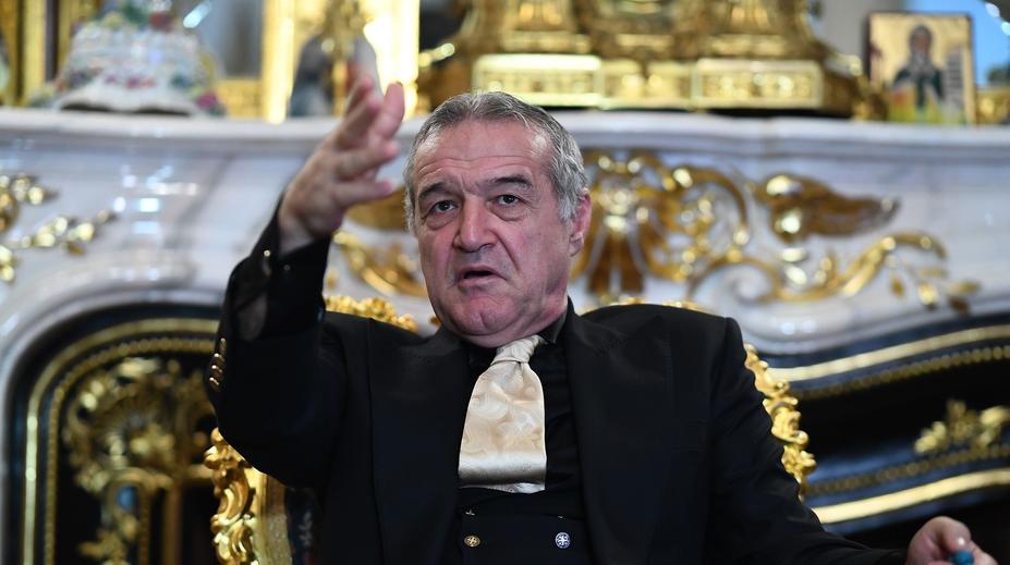 Kontroverzní majitel FCSB znovu řádil. Veřejně sjel tři hráče, z týmu je vyhodil